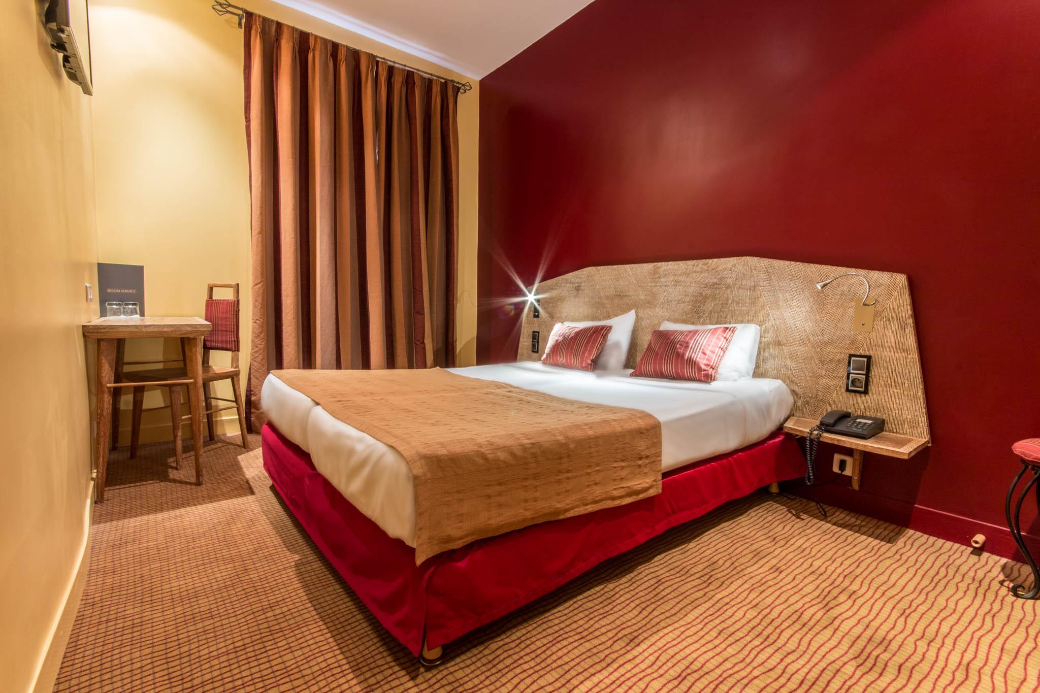 Hotel Moulin Plaza By Happyculture Paris Exterior photo