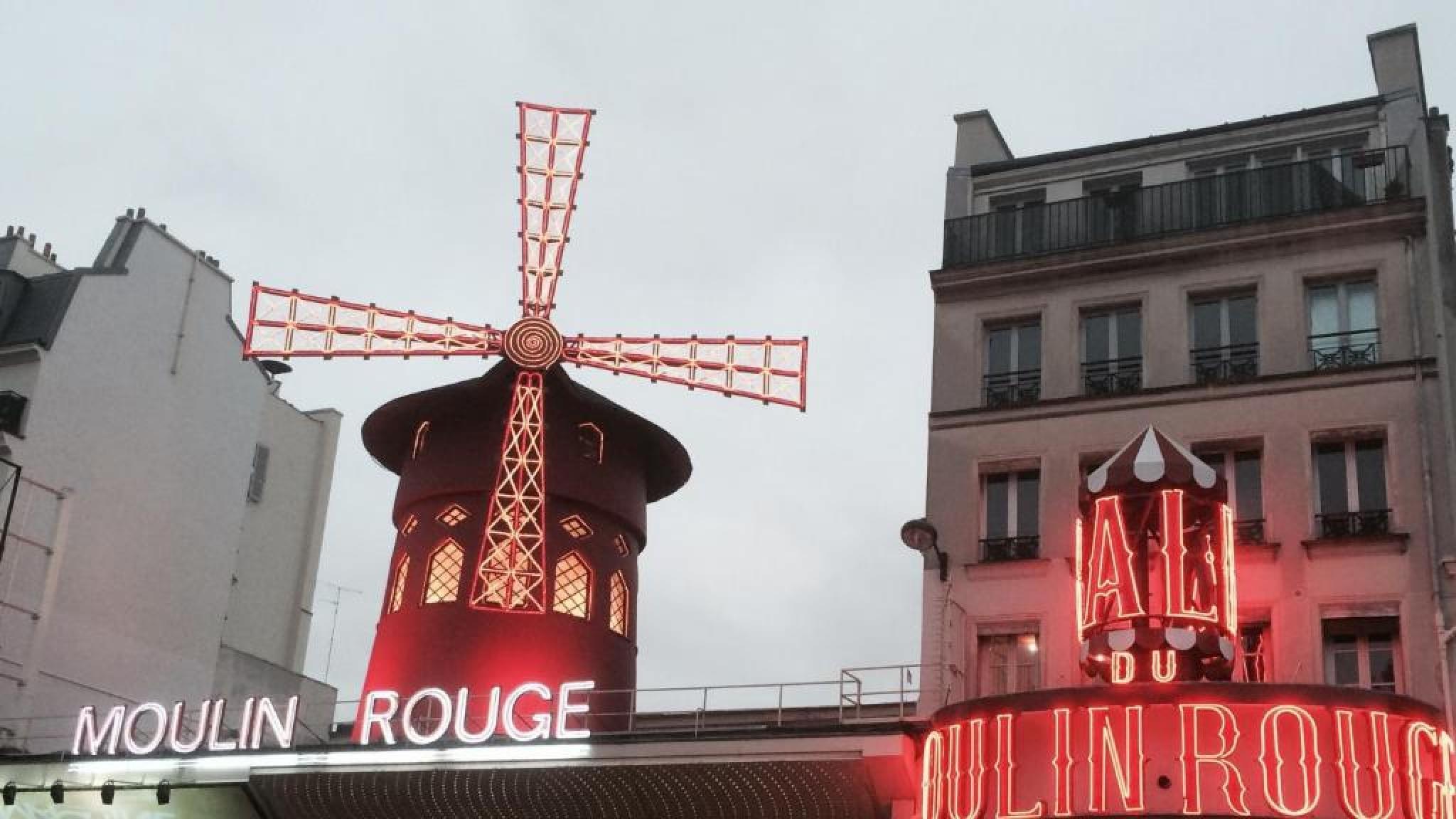 Hotel Moulin Plaza By Happyculture Paris Exterior photo