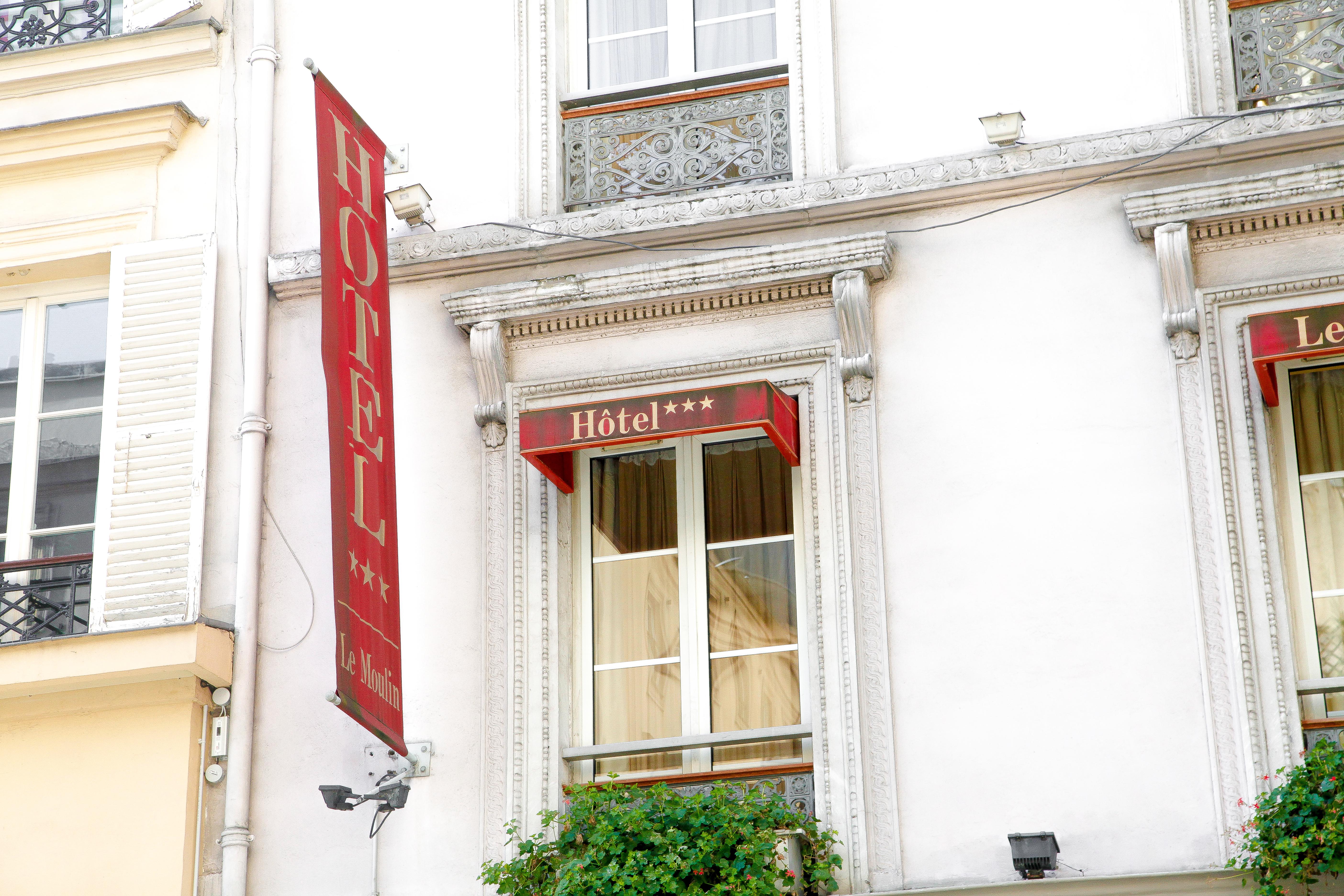 Hotel Moulin Plaza By Happyculture Paris Exterior photo