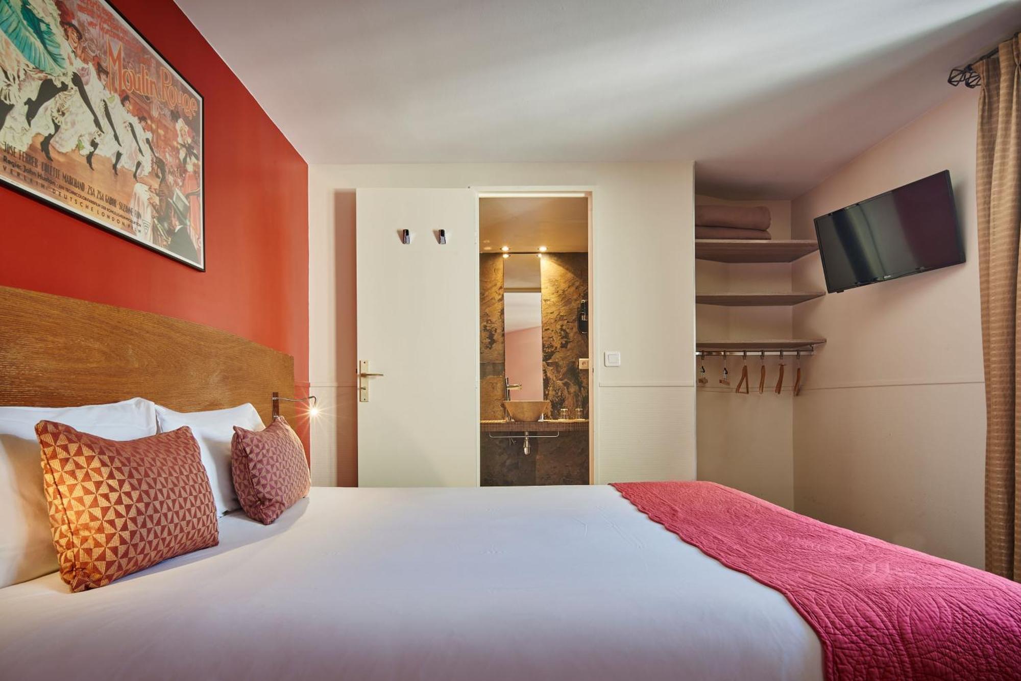 Hotel Moulin Plaza By Happyculture Paris Exterior photo