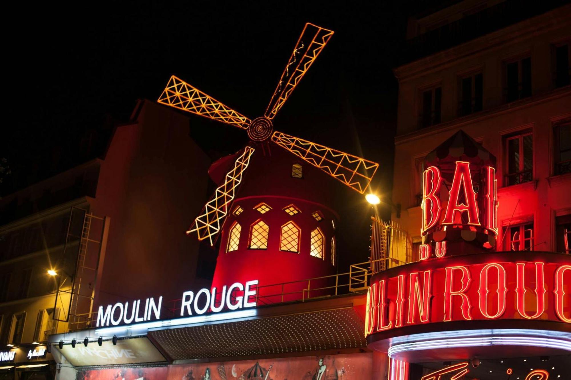 Hotel Moulin Plaza By Happyculture Paris Exterior photo