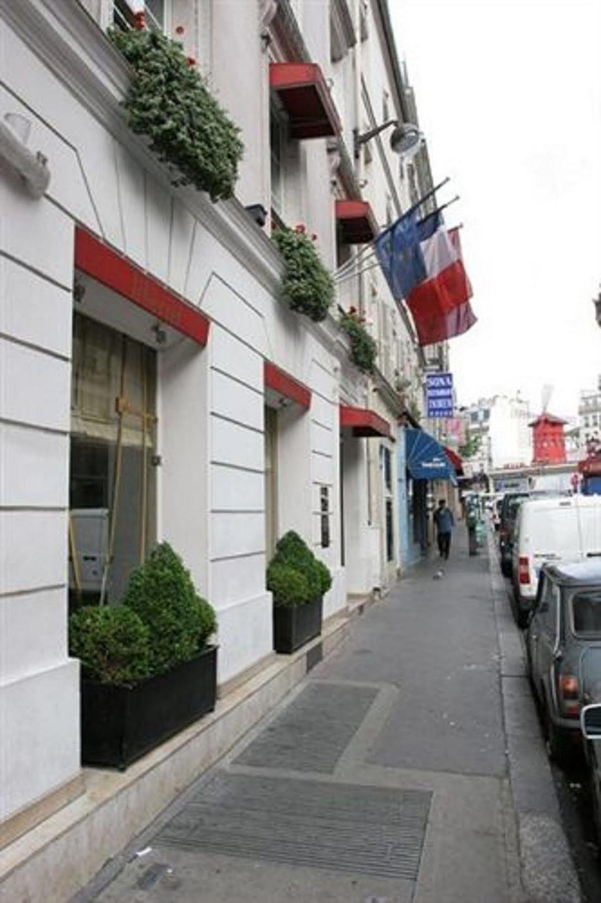Hotel Moulin Plaza By Happyculture Paris Exterior photo